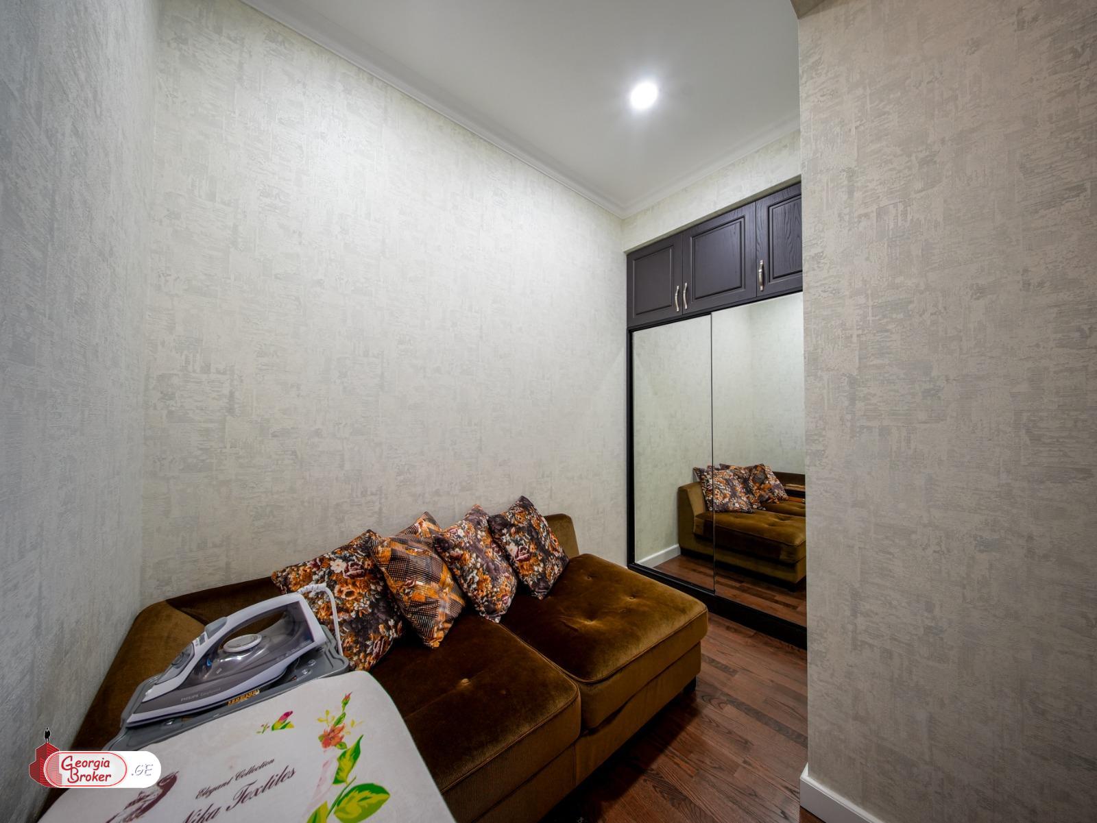 იყიდება ახალი გარემონტებული 5 ოთახიანი ბინა   "დომუსში"